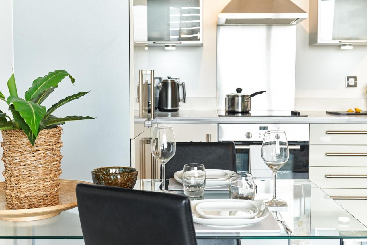 Shortstaymk Vizion Apartments, With Free Superfast Wi-Fi, Parking, Sky Sports And Movies Milton Keynes Eksteriør billede