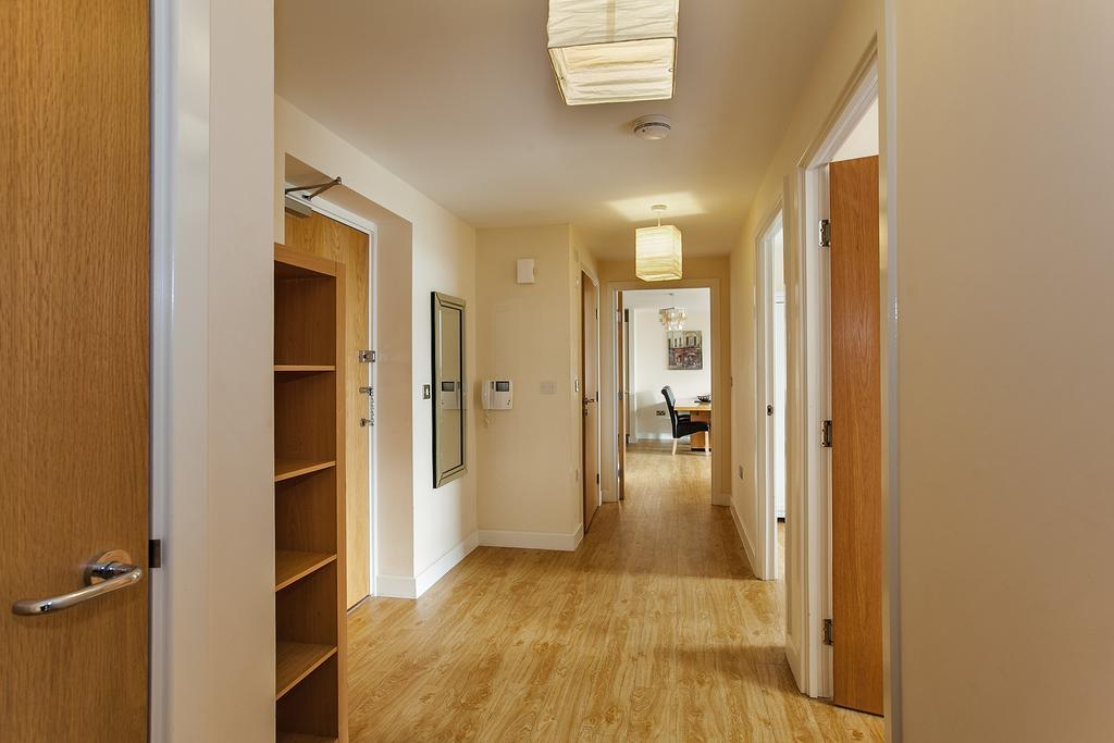 Shortstaymk Vizion Apartments, With Free Superfast Wi-Fi, Parking, Sky Sports And Movies Milton Keynes Værelse billede