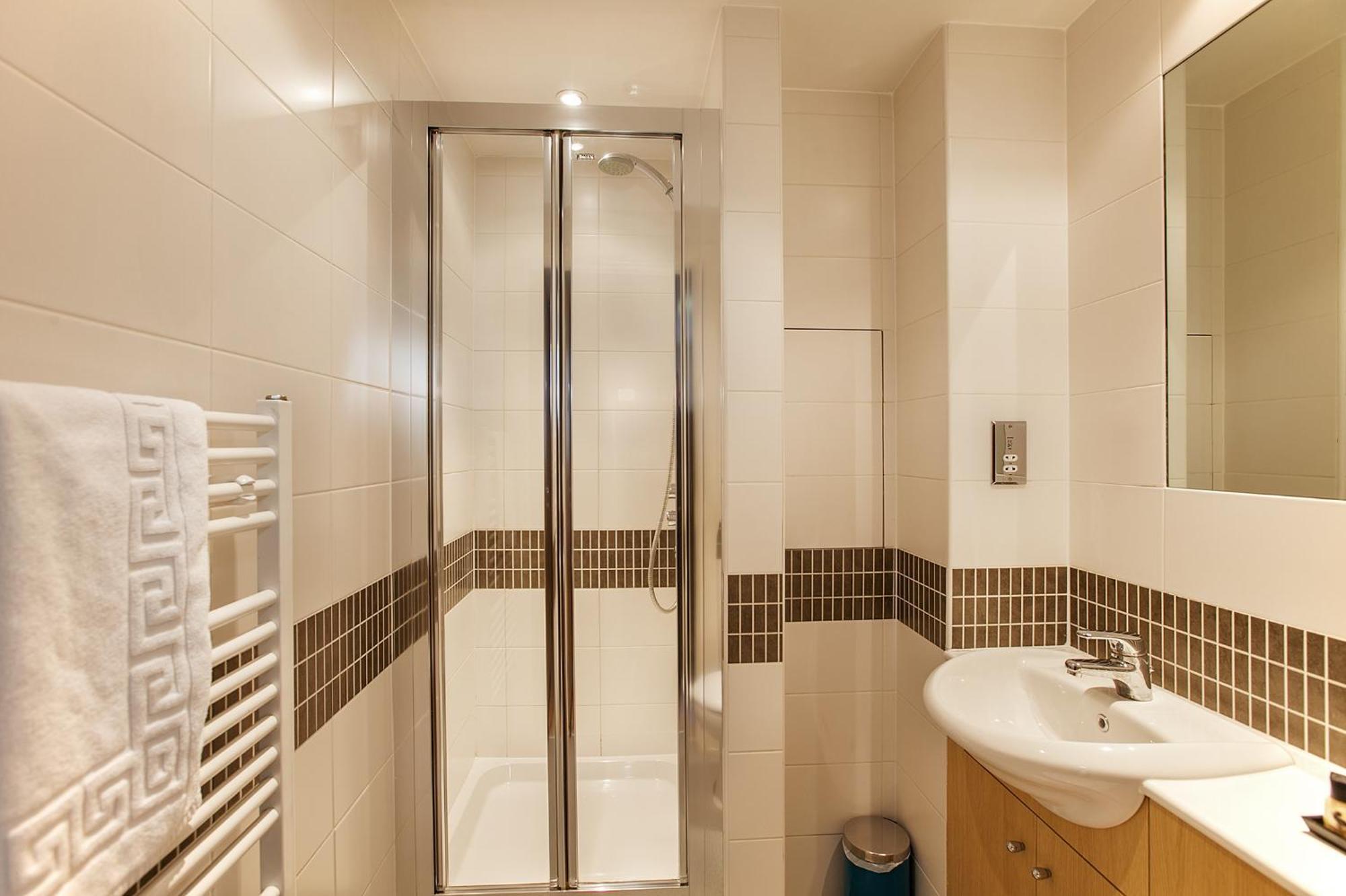 Shortstaymk Vizion Apartments, With Free Superfast Wi-Fi, Parking, Sky Sports And Movies Milton Keynes Værelse billede