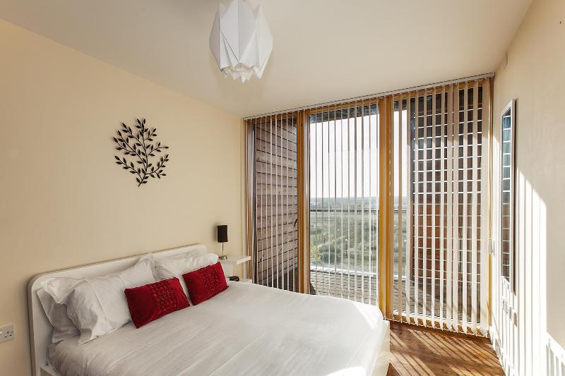 Shortstaymk Vizion Apartments, With Free Superfast Wi-Fi, Parking, Sky Sports And Movies Milton Keynes Eksteriør billede